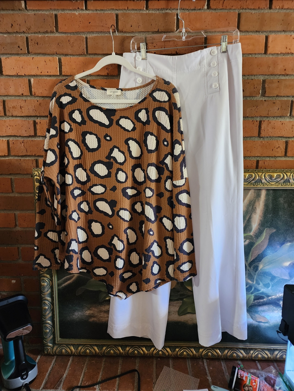 Umgee Oversized Sz Small  Leopard Pnt Top & Dress Barn Sailor Pull On Pant Sz 6